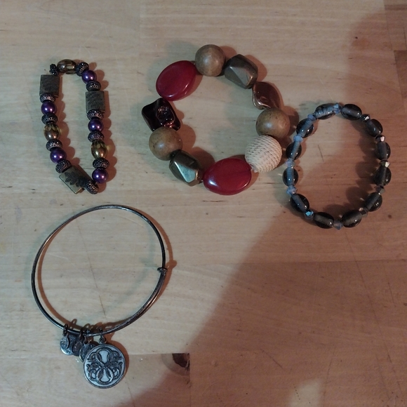 Bracelet bundle - Picture 2 of 2